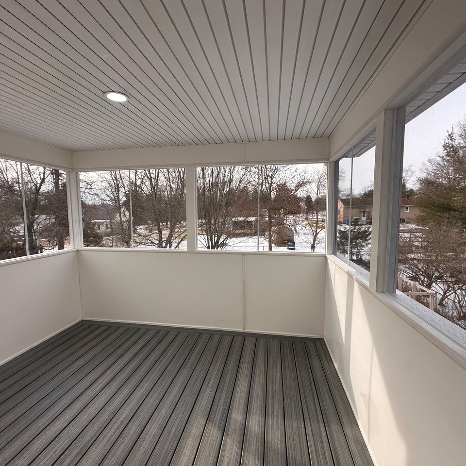 custom deck built by Best Builder Construction