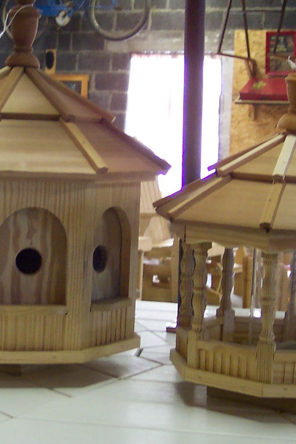 Birdhouse feeder