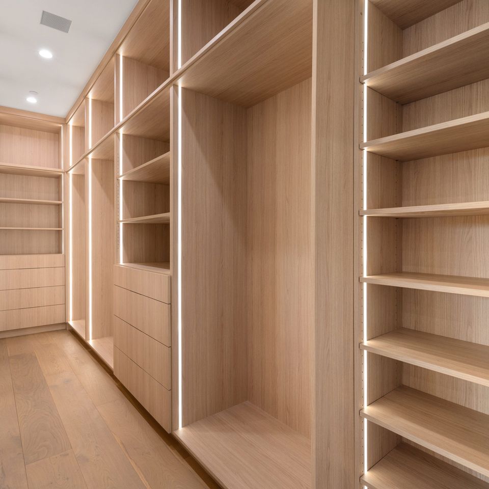 Shutterstock 2412543403