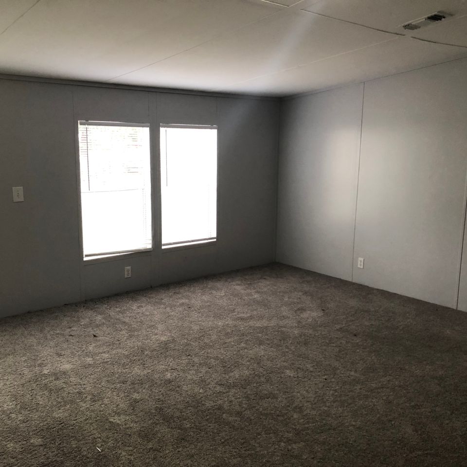 8600 living window
