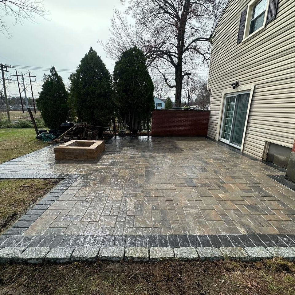 beautiful patio and firepit