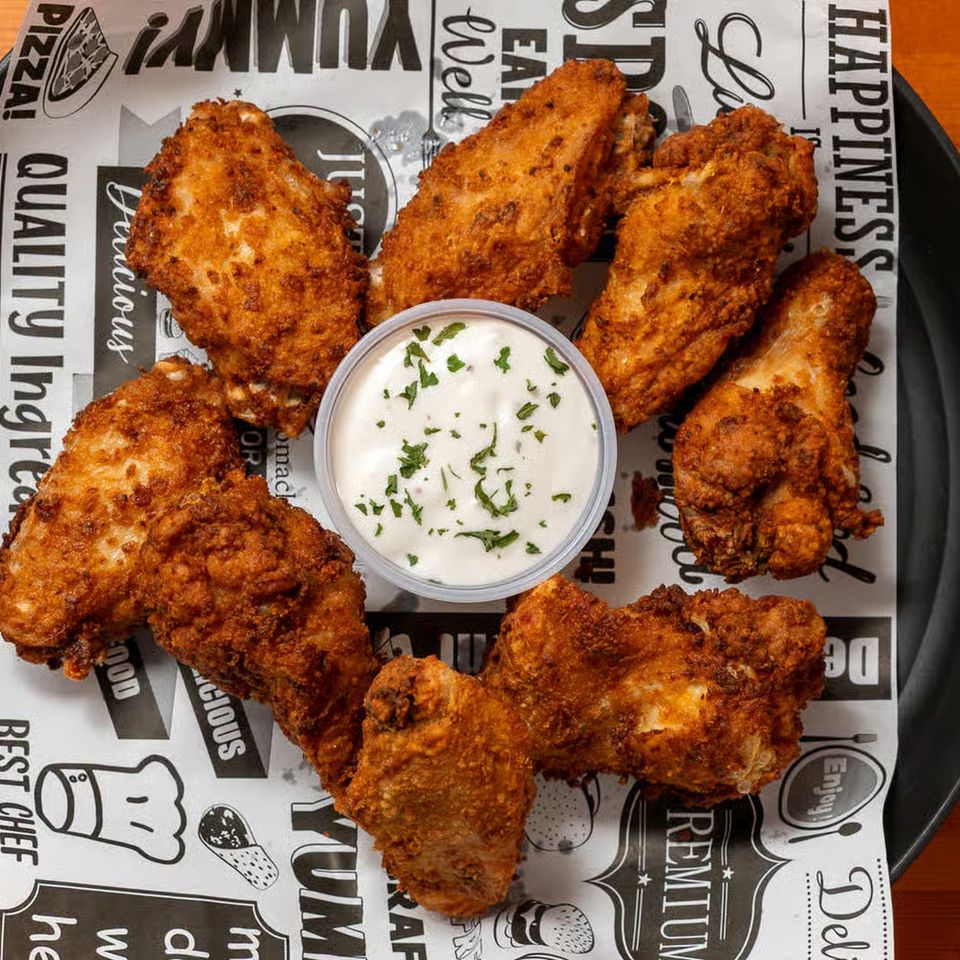 (8) baltimore style crispy wings