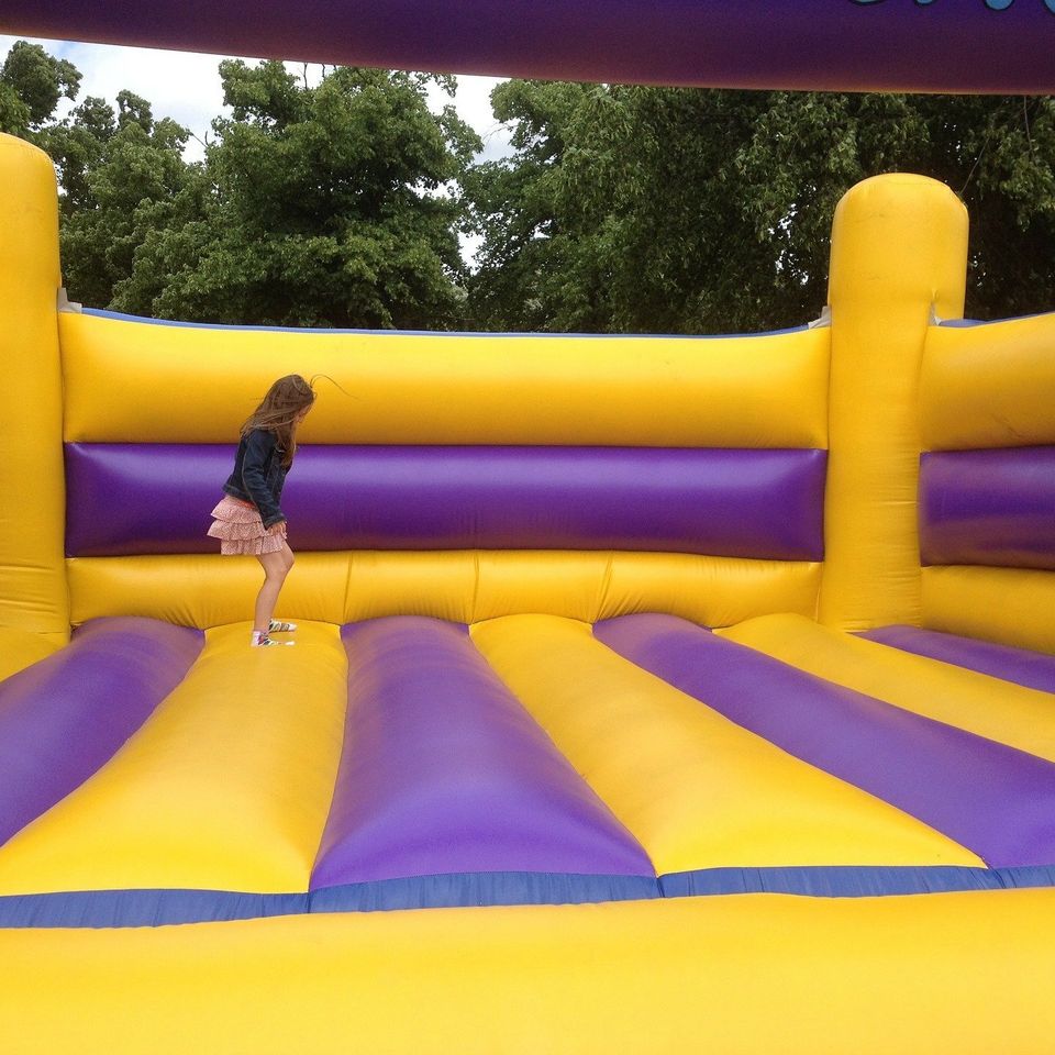 Bouncing castle ge6b12d874 1920