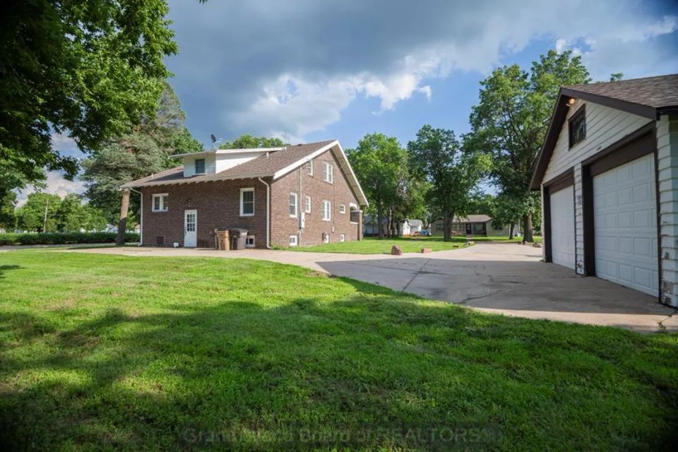 2104 w state st grand island e 4