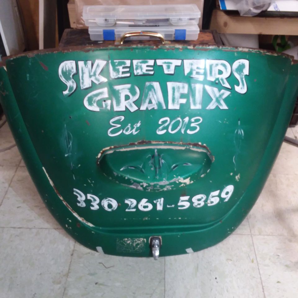 Creative custom pinstriping design and artistic projects created by Skeeter's Grafix.