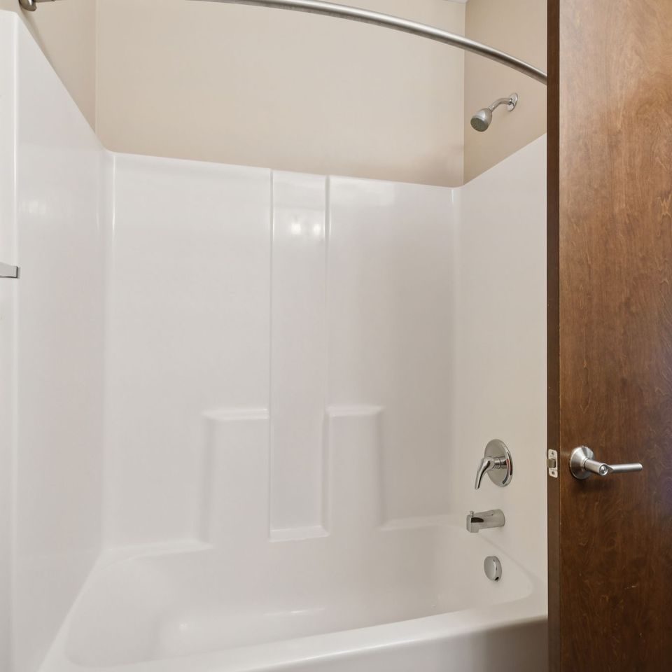 63 web or mls old hudson rd unit 202 011