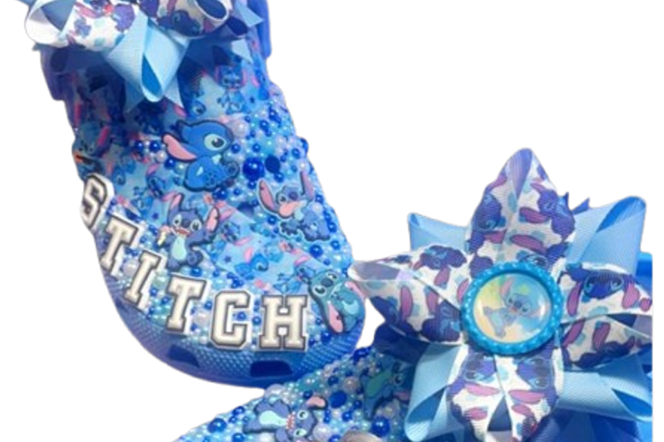 Bluekidsstitchcrocs removebg preview (1)