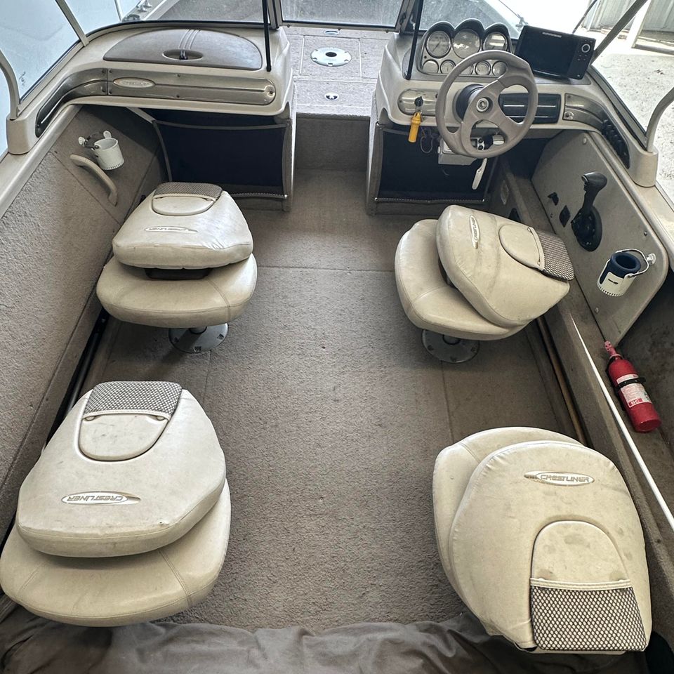 2001 crestliner 6