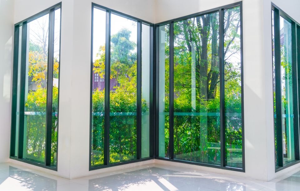 Glare protection window tint