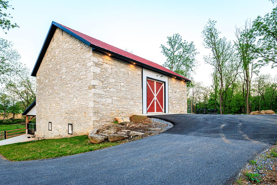 Tim nolt   barn (12)