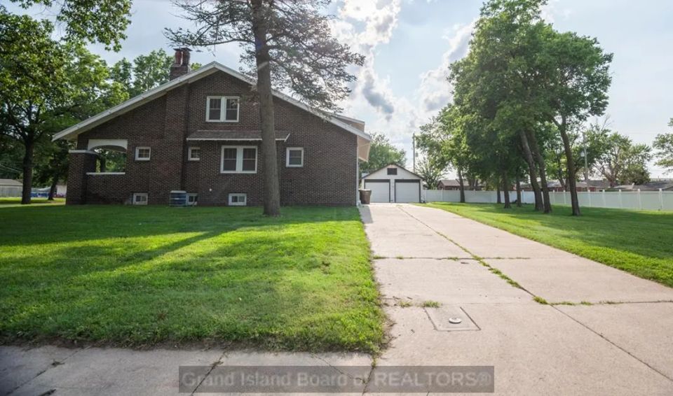 2104 w state st grand island e 2