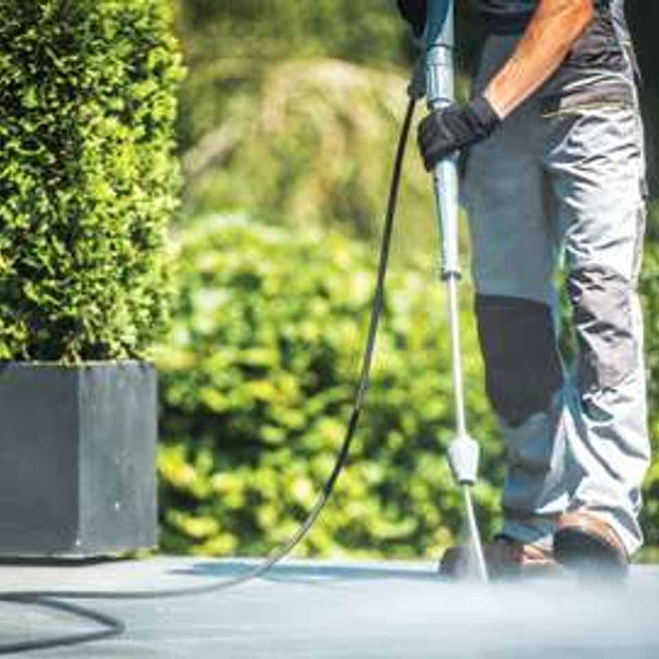 Cleaning pavers