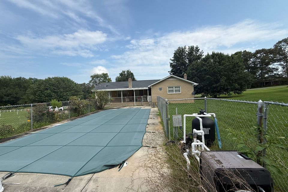 Pool 27 hilldale