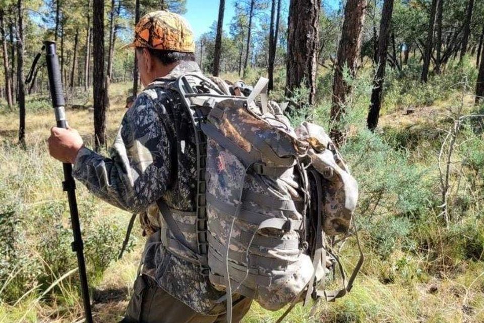 Elk guyd helping out on doug's bull