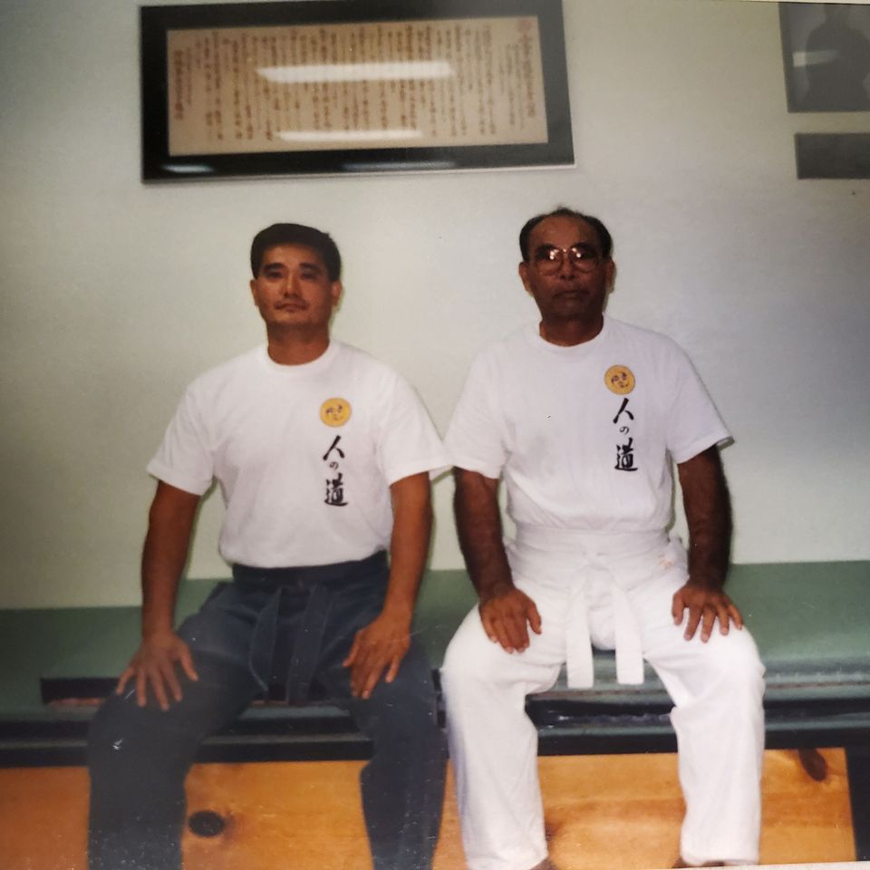 Hanshi Takamine on Taika Seiyu Oyata sitting next to each other for a photo