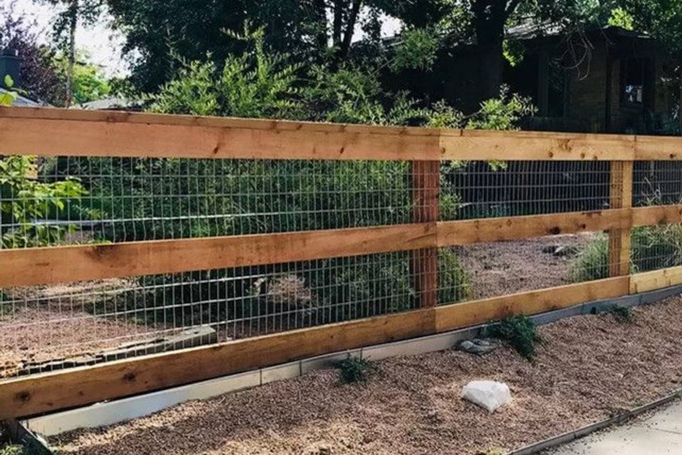 Space coase gree fence agricultural