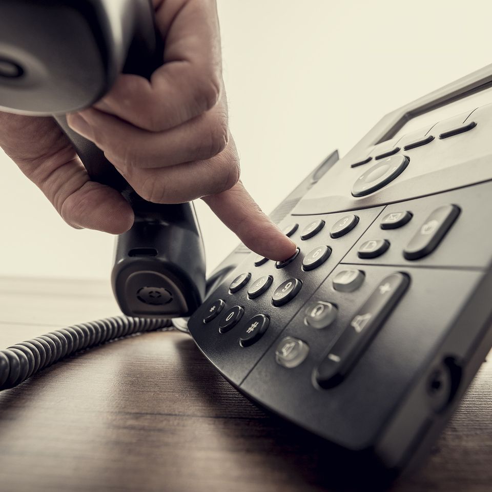 Calling on phone20171116 28658 1dmlcia