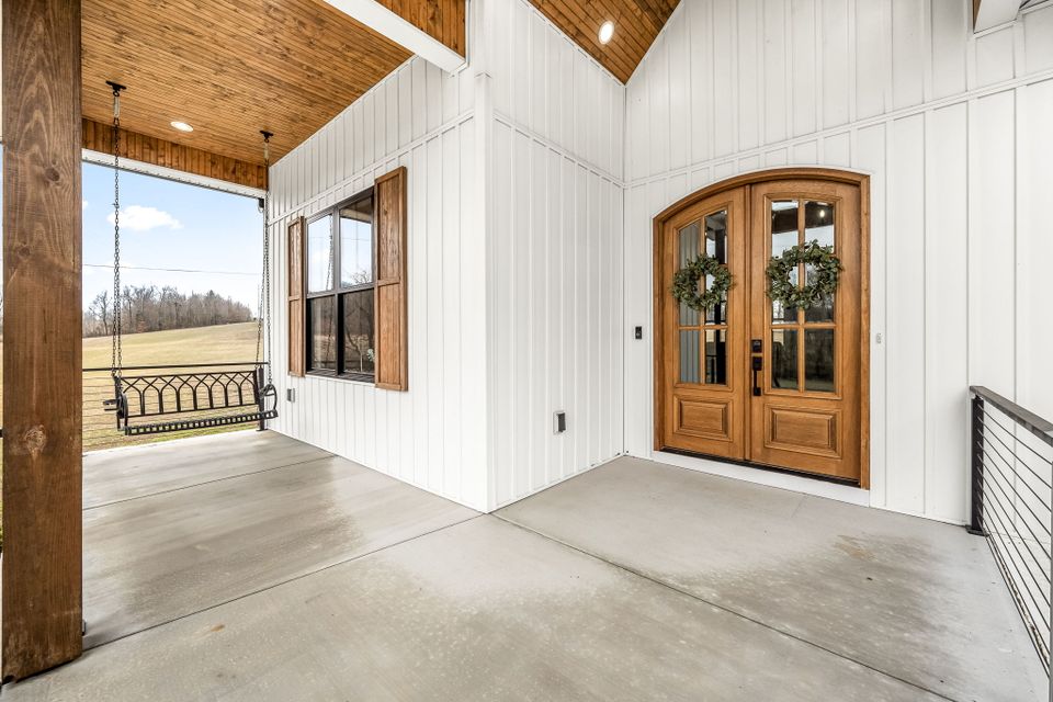 10 web or mls 365 glendale rd exteriors   clear lens real estate photography 9