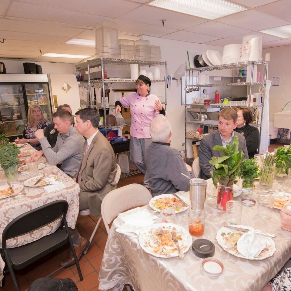 Rotary lunch away s20180409 16578 1gi3bfa