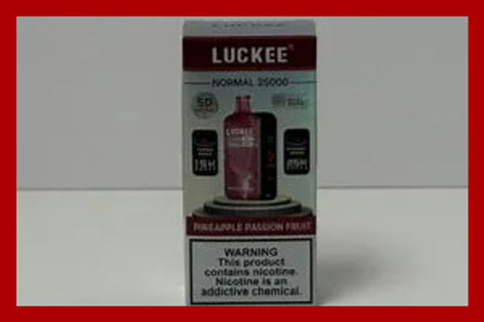 Luckee 2500 Pineapple Passion Fruit Disposable Vape