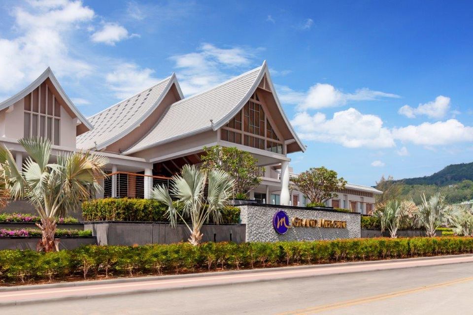 Patong exterior 2