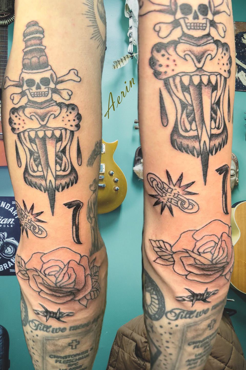 Aerin skull and crossbone dagger