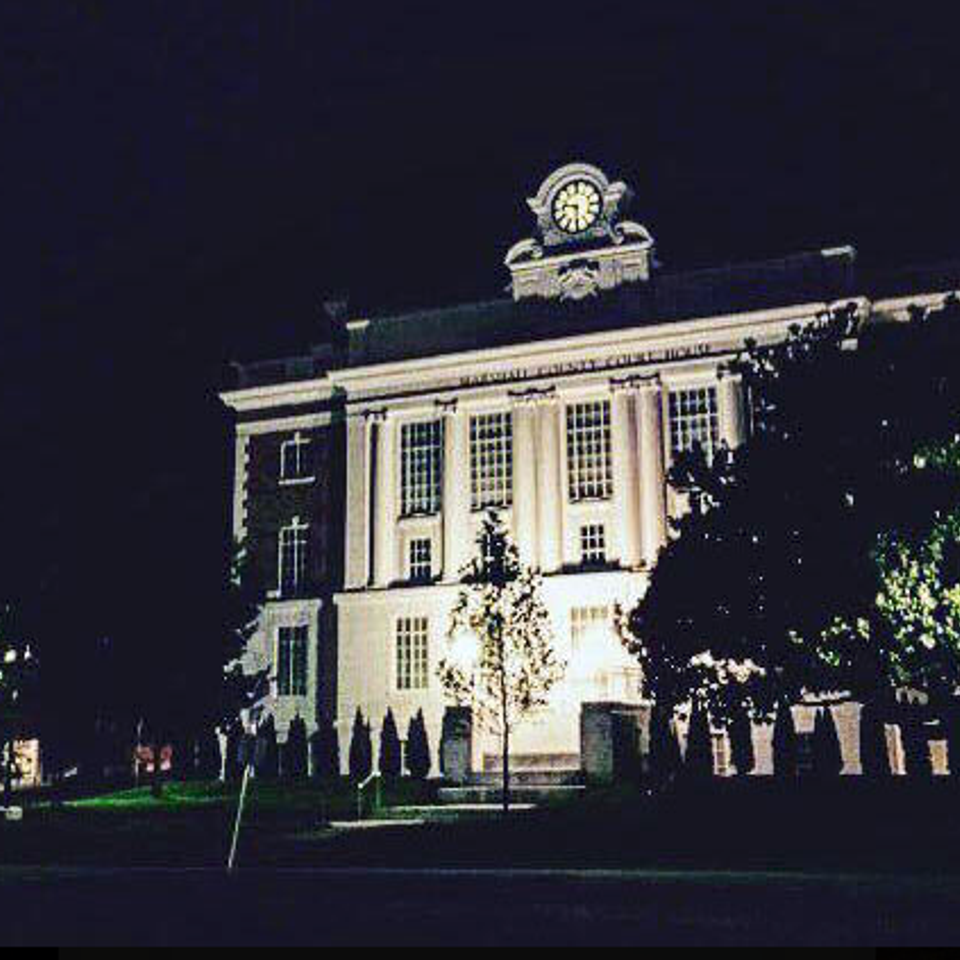 Night court house20161230 5501 gqovvt