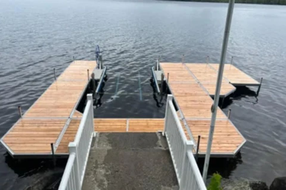Dock split