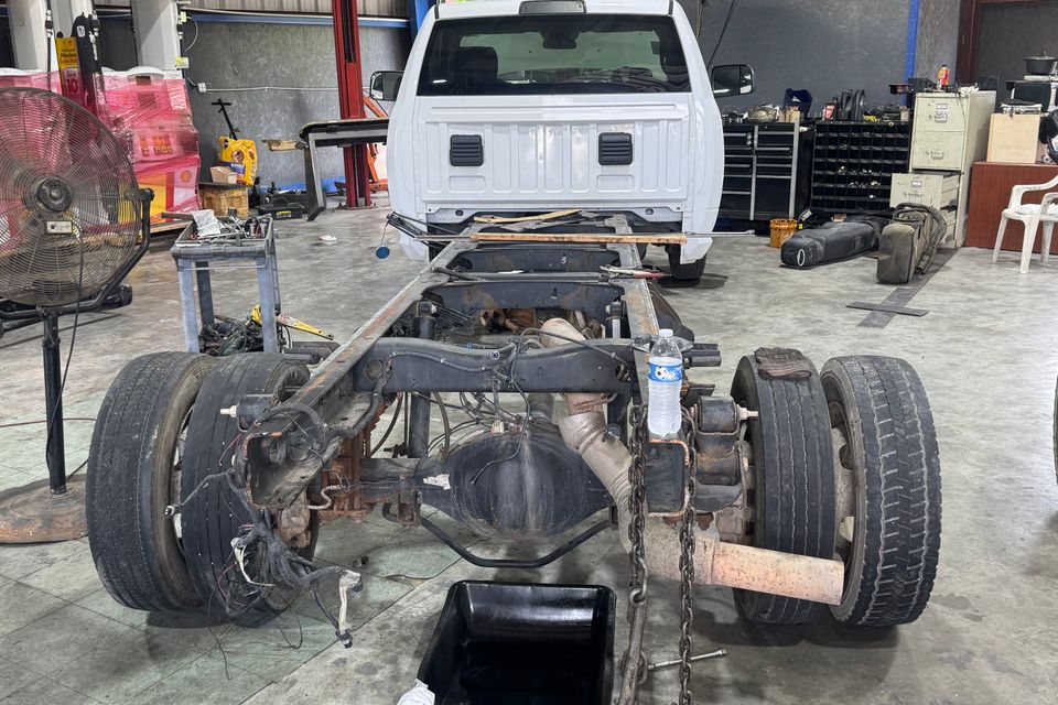 45 tire shop tow truck hydraulic repair