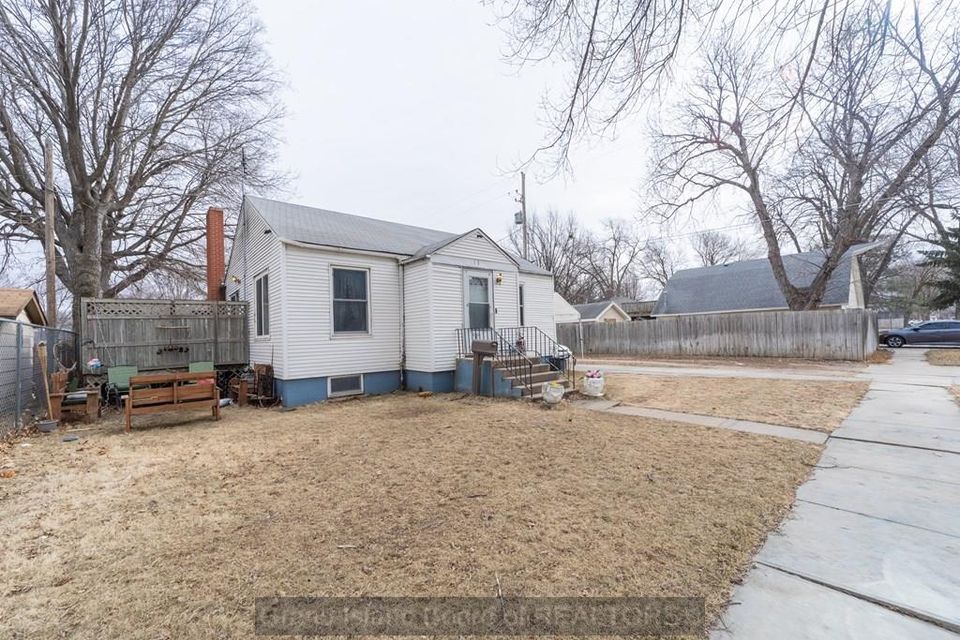 813 n adams grand island  ne 68803 e 1