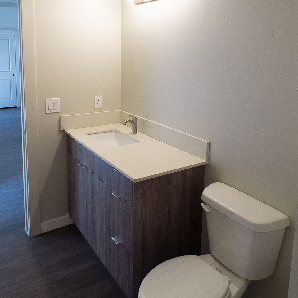 Middle   2nd bath 2 nampa id apartment