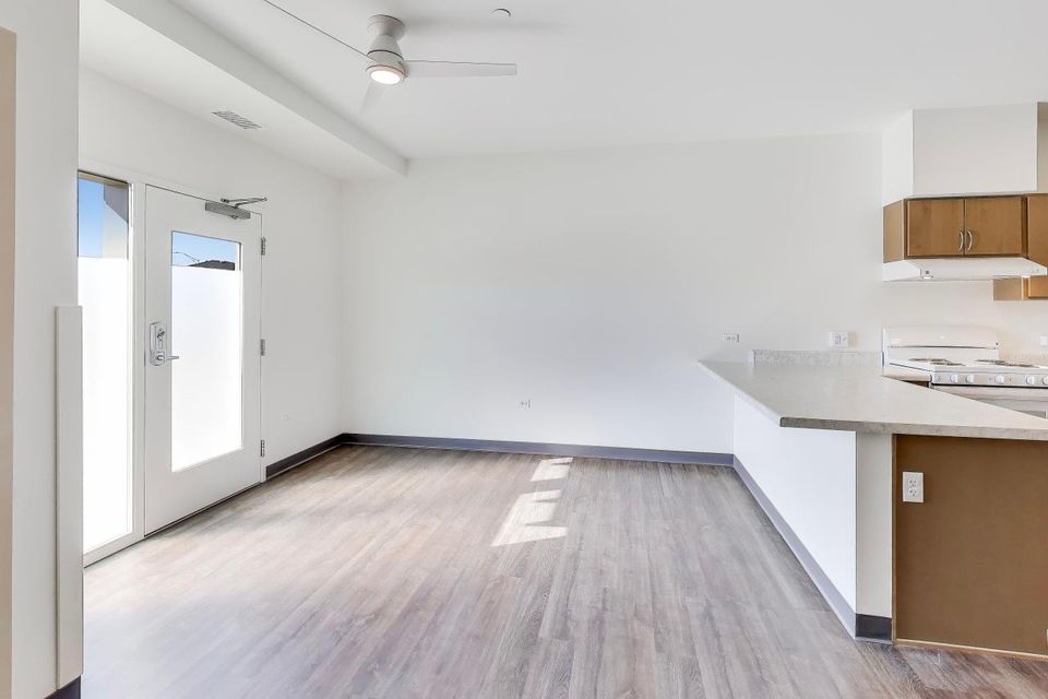 Hamlin avenue apartments (9)