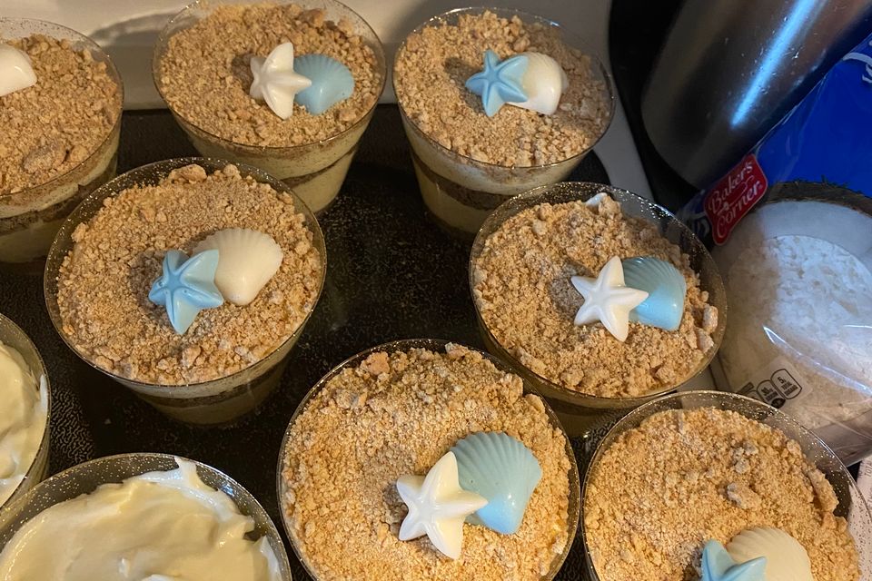 cups of pudding