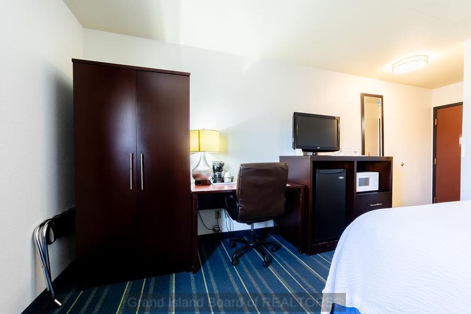 2620 diers ave grand island days inn b 6
