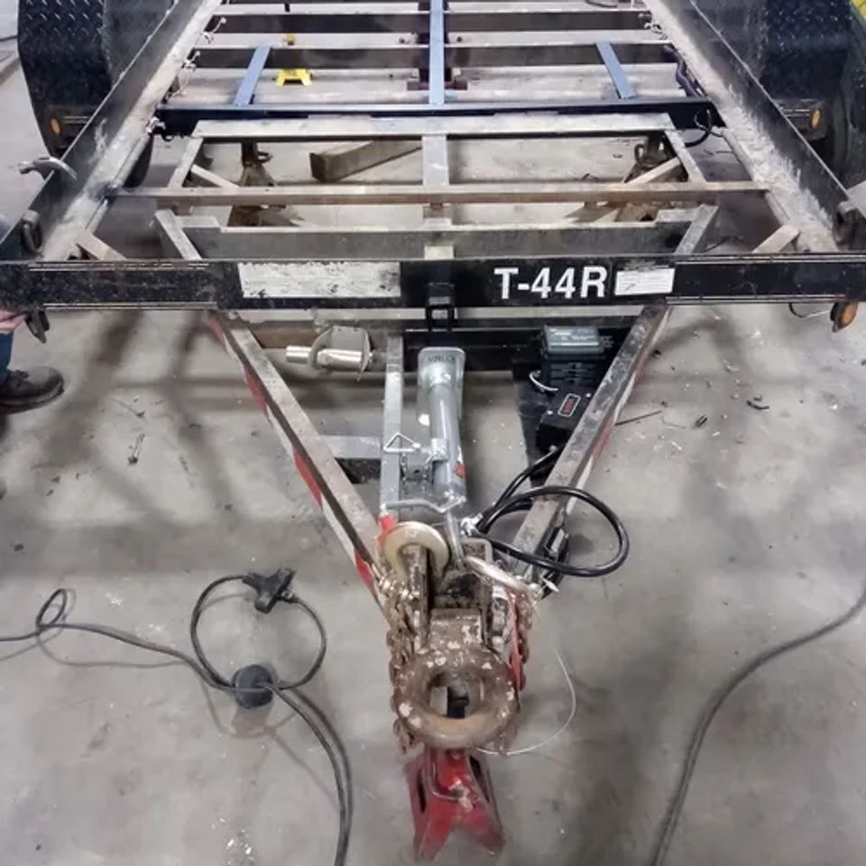 Cinci trailer repair   cincinnati ohio contractor trailer repair  wheel bearing service and preventative maintenance repair