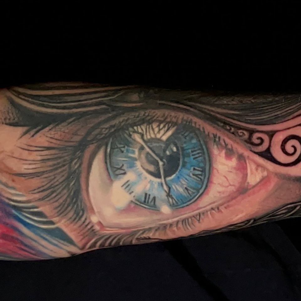 Adrian realism eye color sleeve