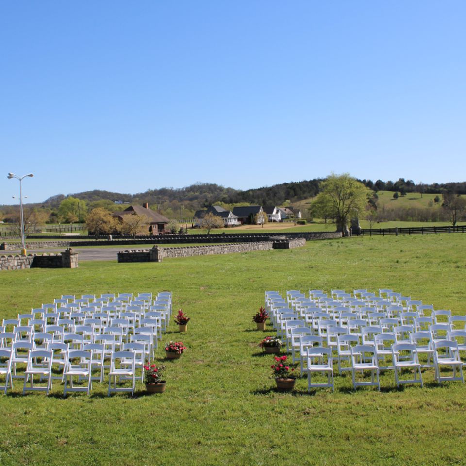 Tennessee wedding venue aisle