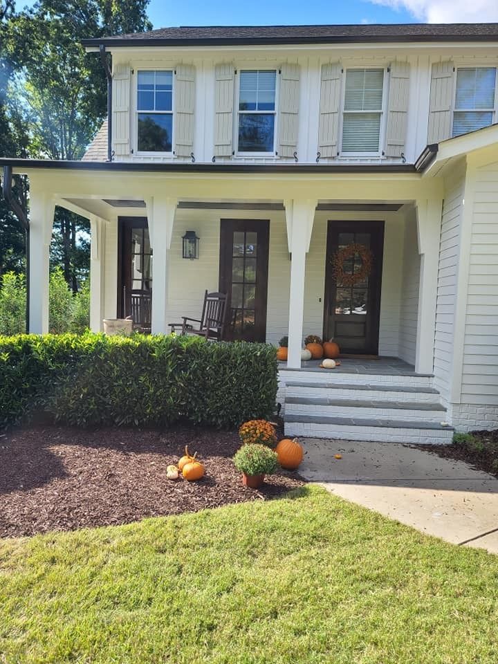 Raleigh home exterior painted by Hardee's Paint Co. of Raleigh.
