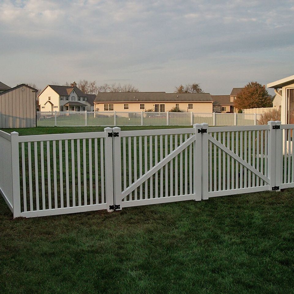 Picket fence and gate installation in nampa