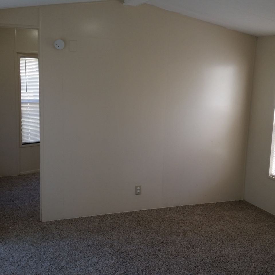 Lot 12 living room20171031 352 tv0r6y