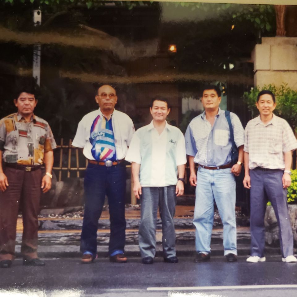 Group photo including both Seiken Takamine and Taika Oyata