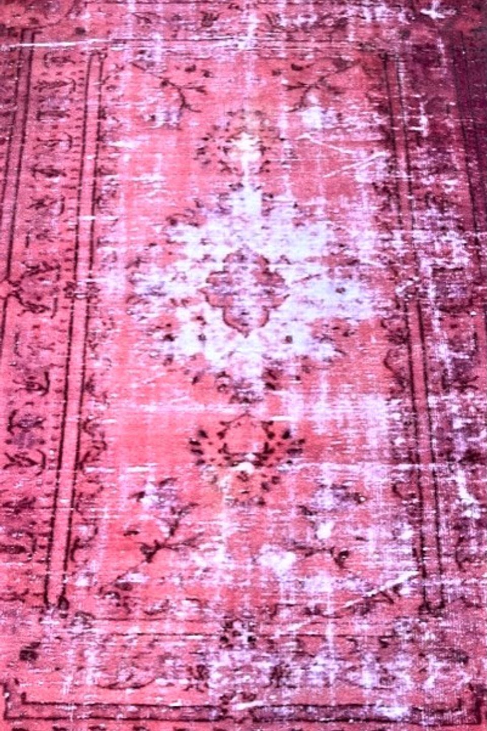 Maroon white rug