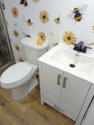 Bumblebee bathroom