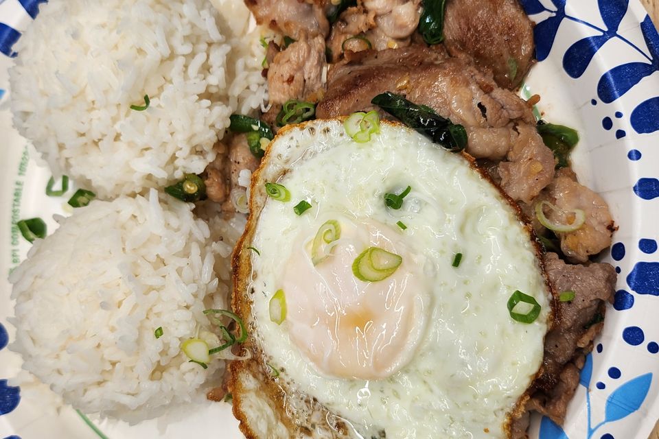 Thai krapow moo pork street eats chinatown honolulu