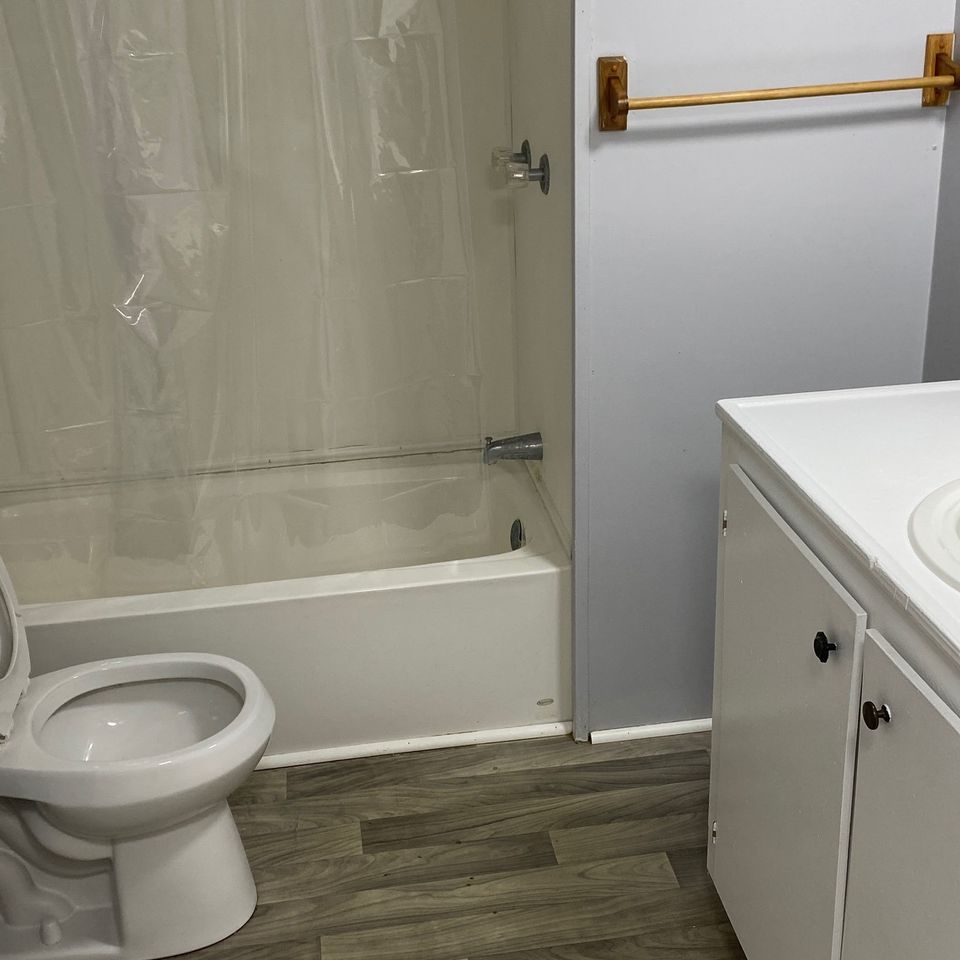 Lot 5 bathroom