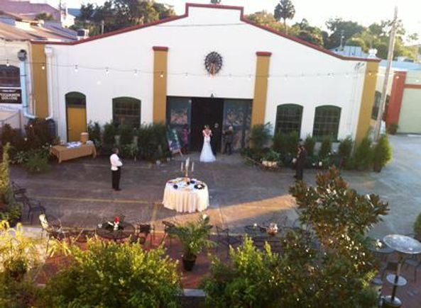 Courtyard wedding (2)