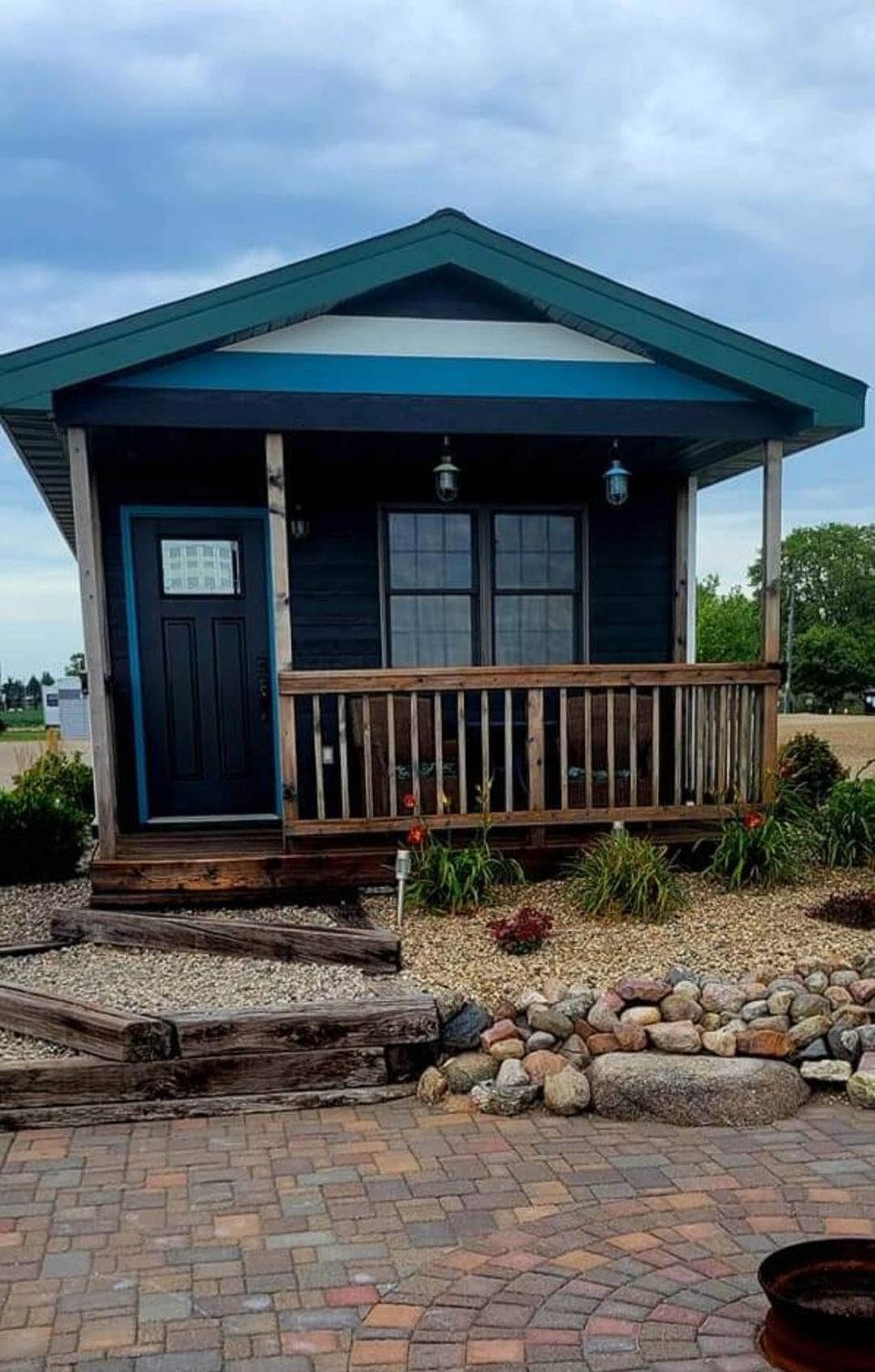 Bobbers down cabin front