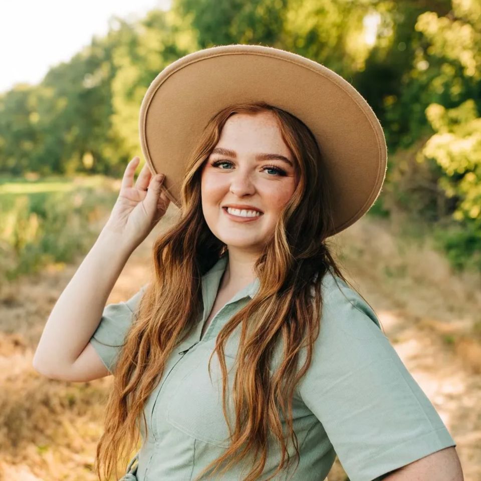 Halleigh Anderson - Esthetician