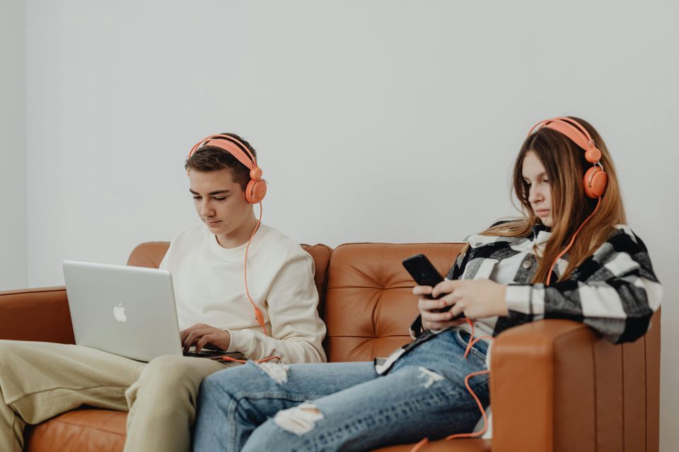 Social media youth meridian counseling