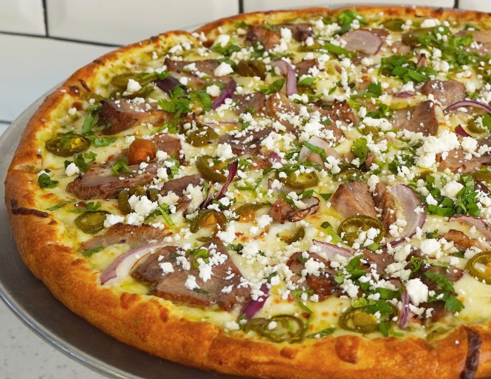 Carnitas pizza